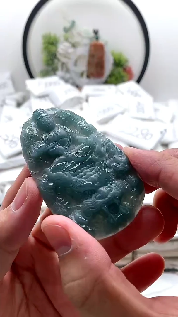 颈饰未镶嵌翡翠大势至