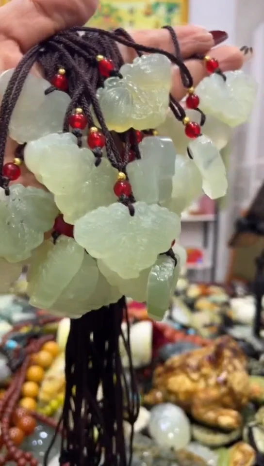 未镶嵌岫玉吊坠多样性发货发其中一件