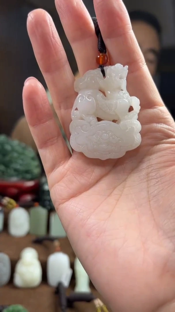 颈饰未镶嵌和田玉·