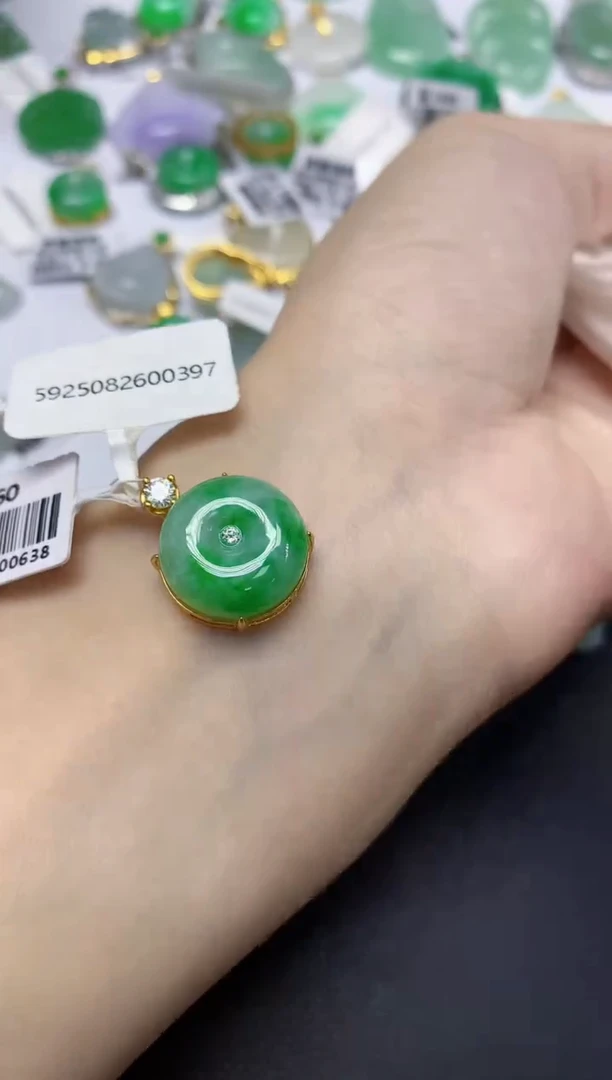 颈饰未镶嵌翡翠天然缅甸翡翠A货多样性发一件