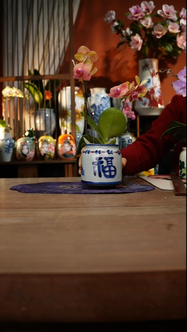 当代景德镇设计师釉下手绘陶瓷花瓶