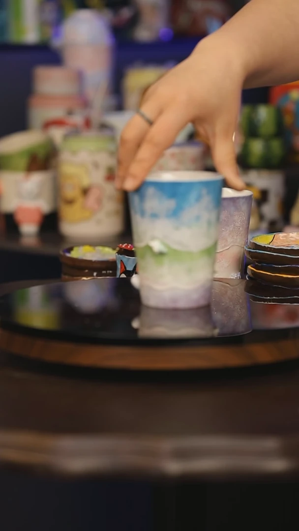 【闪购商品】摆件景德镇釉下彩绘设计师款式陶瓷