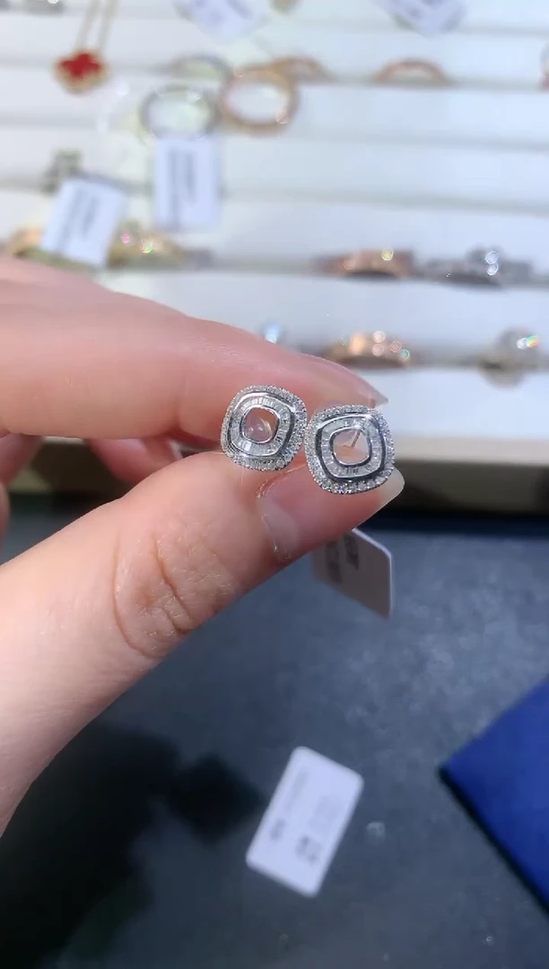【闪购商品】钻石耳饰18K金镶嵌D972|1380