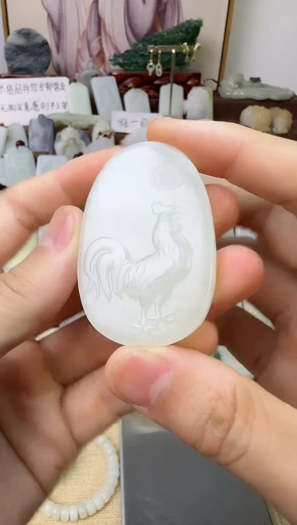 和田玉未镶嵌颈饰鸡