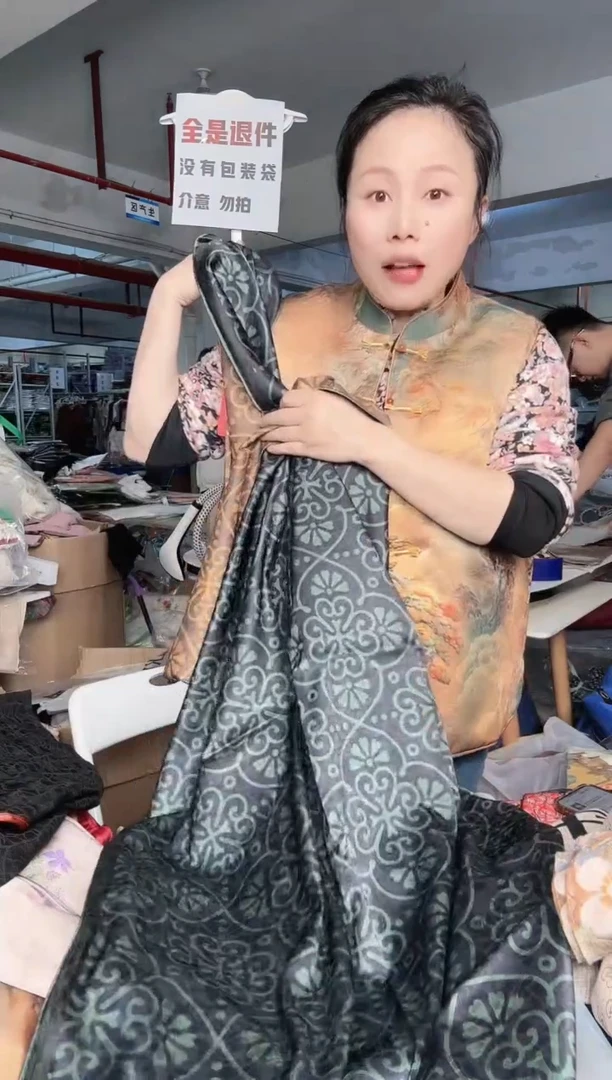 棉麻80秋冬保暖新款方巾时尚百搭围巾丝巾高级大气洋气围脖披肩