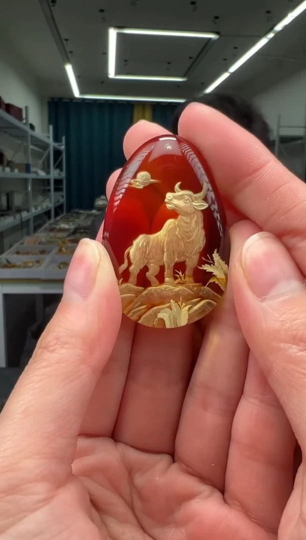 琥珀颈饰未镶嵌小牛