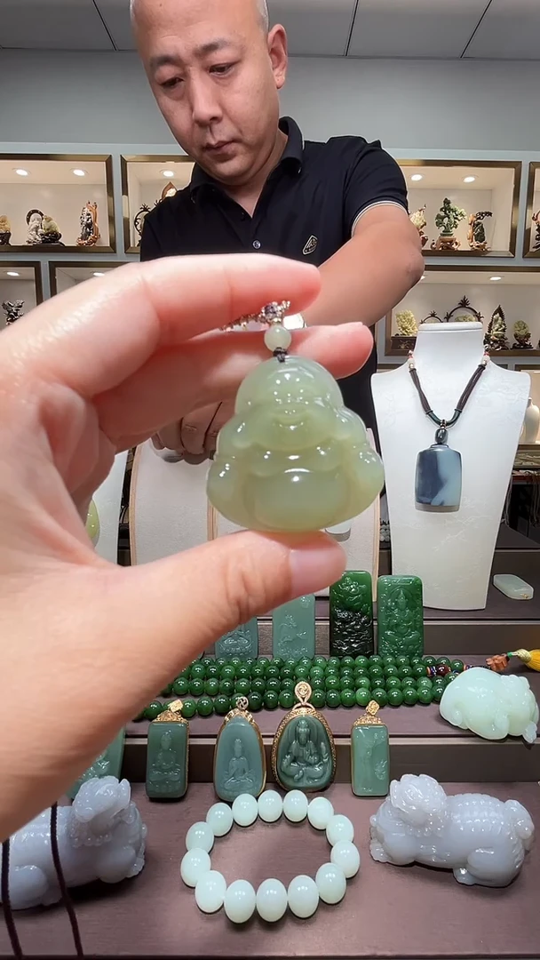 和田玉未镶嵌颈饰苏