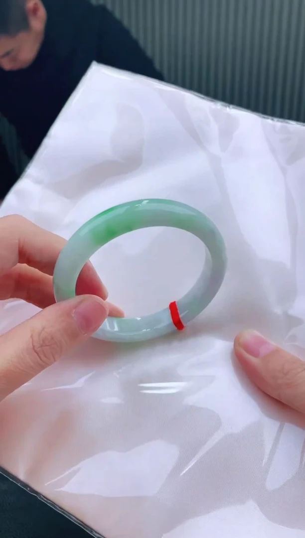 未镶嵌手镯翡翠52+