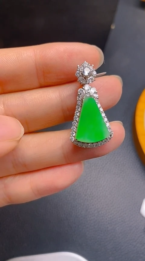 翡翠银S925镶嵌颈饰无事牌