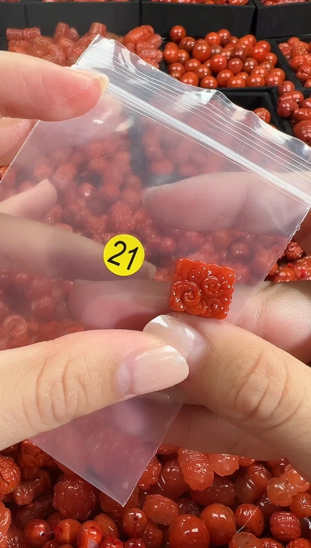 颈饰未镶嵌南红玛瑙1