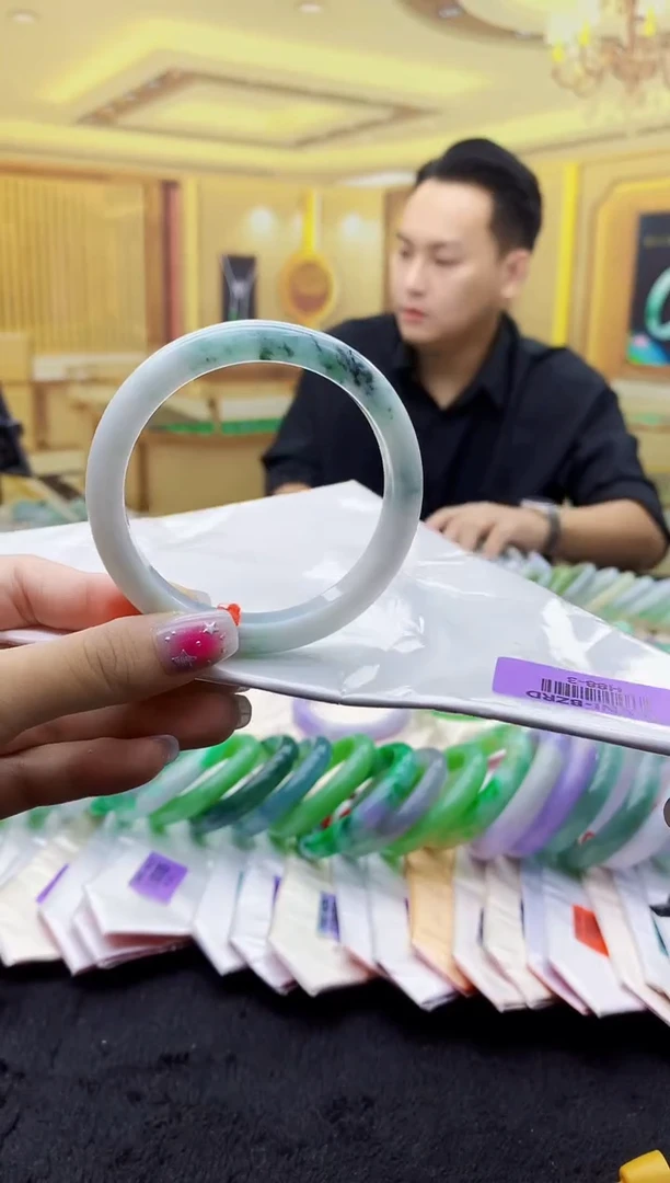 未镶嵌手镯翡翠AAAA