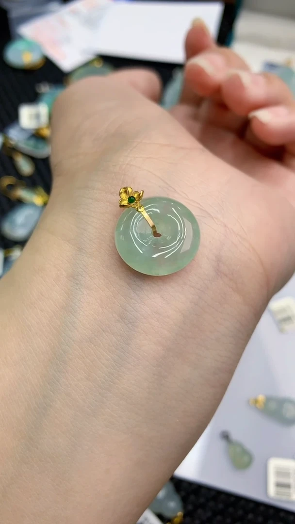 【闪购商品】翡翠颈饰18K金镶嵌            8