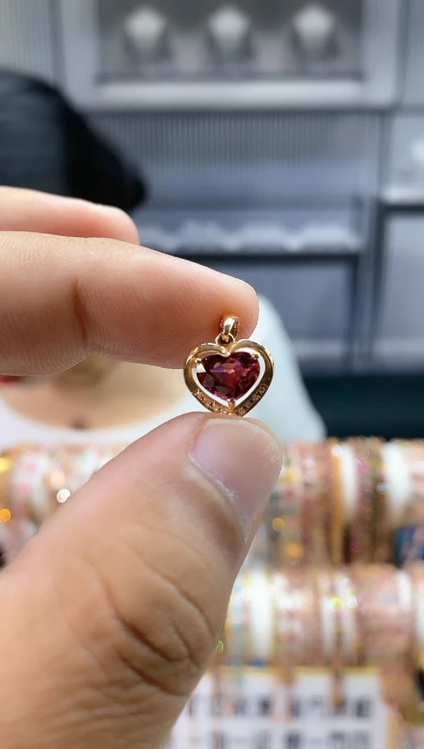 18K金镶嵌吊坠碧玺565156555656