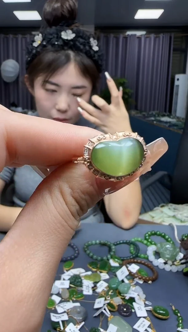 【闪购商品】和田玉戒指18K金镶嵌1