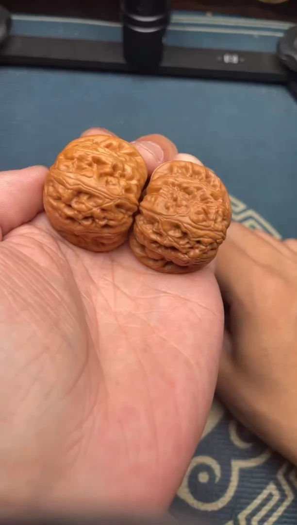 文玩核桃吊坠元宝全品38