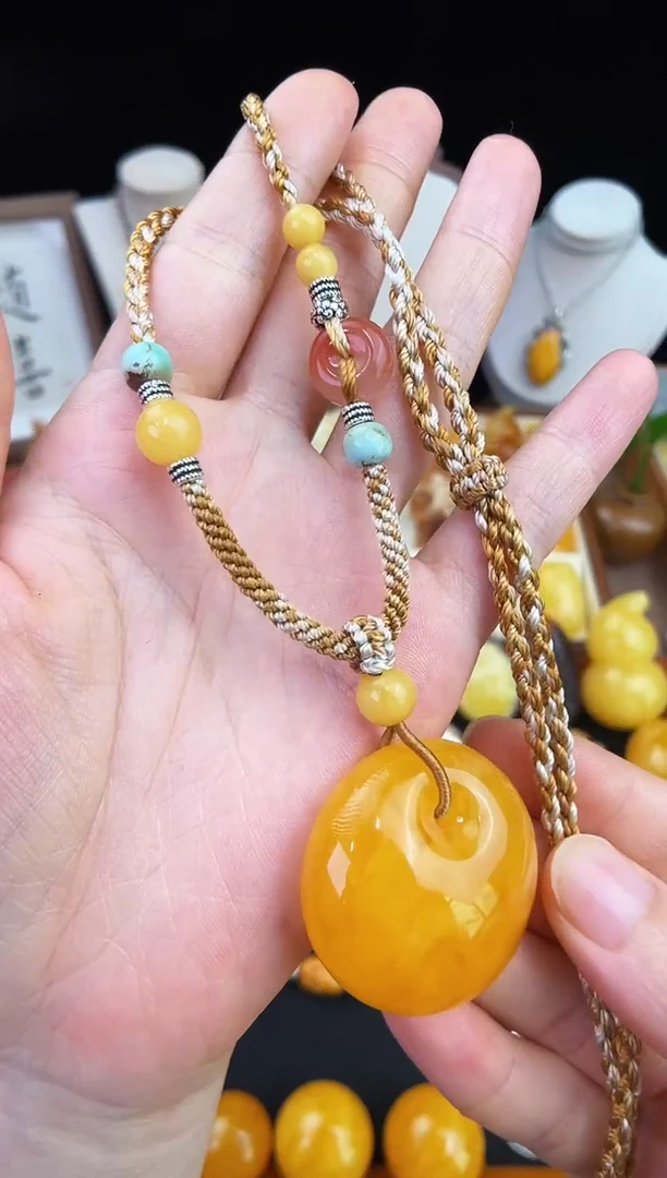 琥珀未镶嵌珠宝奇石西****桃柒月