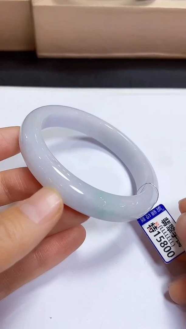 颈饰未镶嵌翡翠手镯59