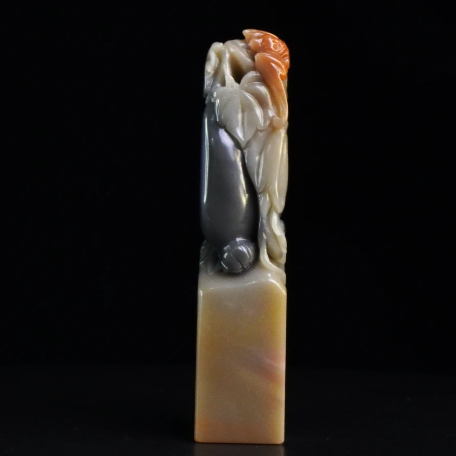 23寿山石蜡质山秀园多子多福印章85.7克2.1x2.1x10.7cm，1L8