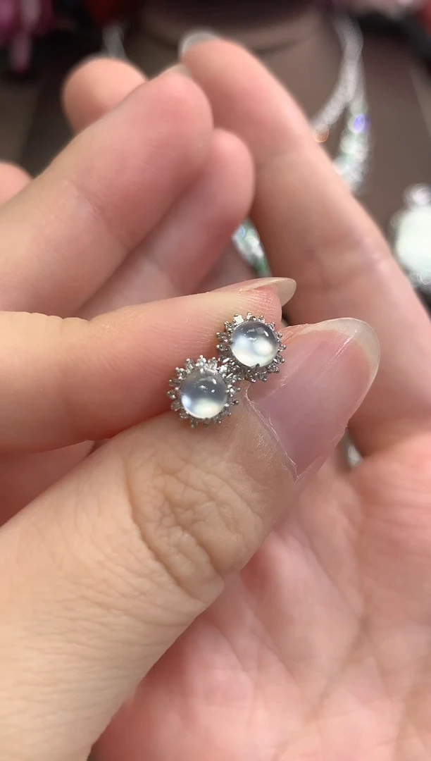 18K金镶嵌翡翠耳饰春日珠宝 C1