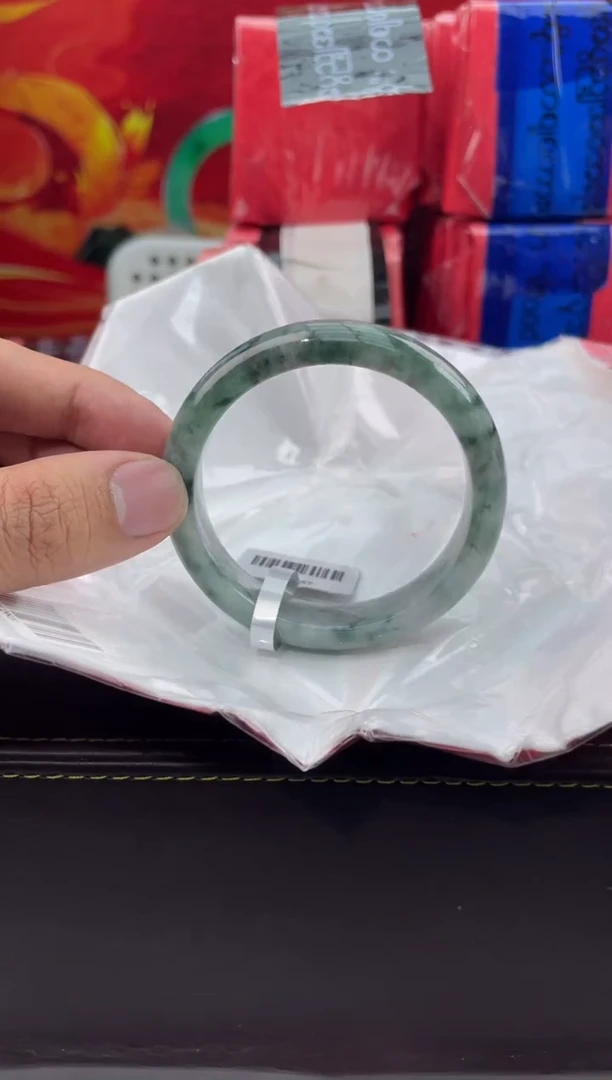 【闪购商品】翡翠手镯未镶嵌6翡翠手镯（微瑕）