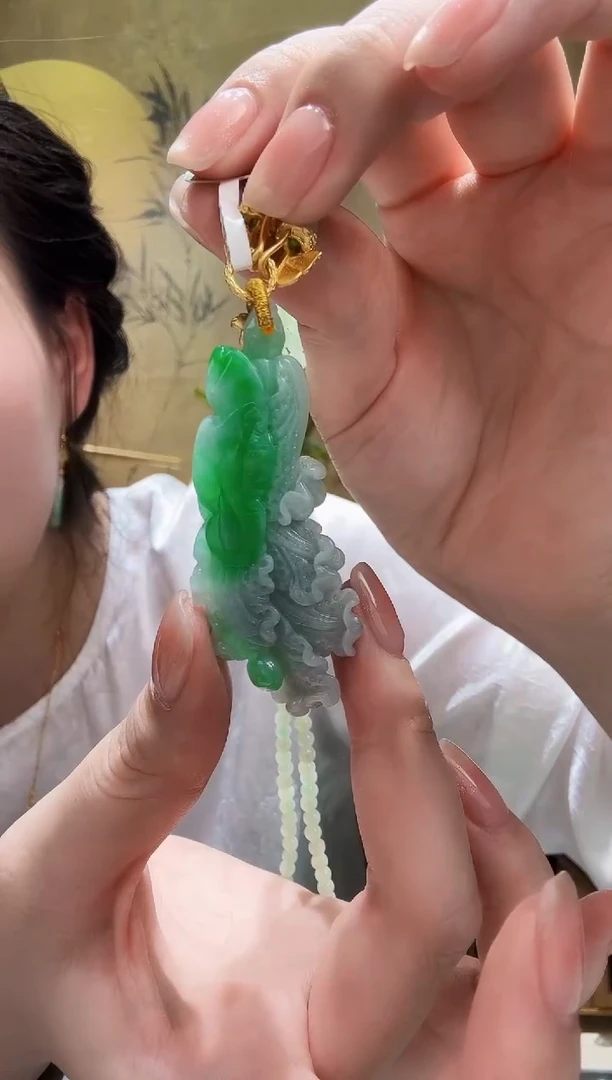 颈饰未镶嵌翡翠吊坠
