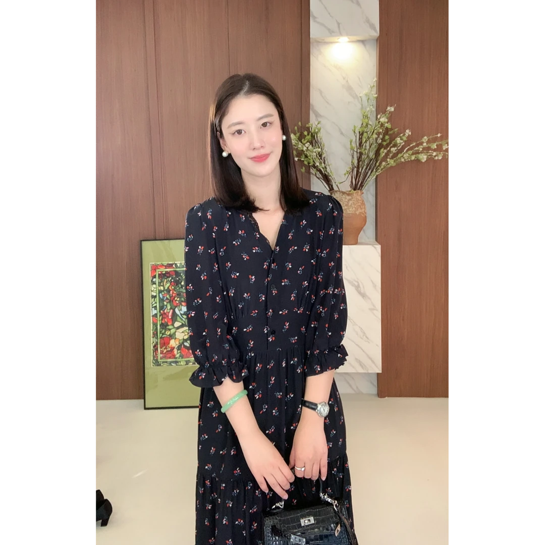 “明媚夏日”夏季V领显瘦时尚碎花桑蚕丝连衣裙KXRKL23058