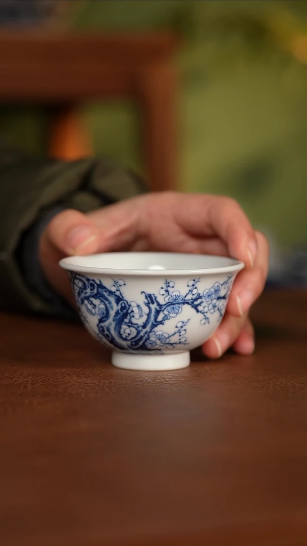 【闪购商品】杯华山拙隐 青花釉里白压手（中号）