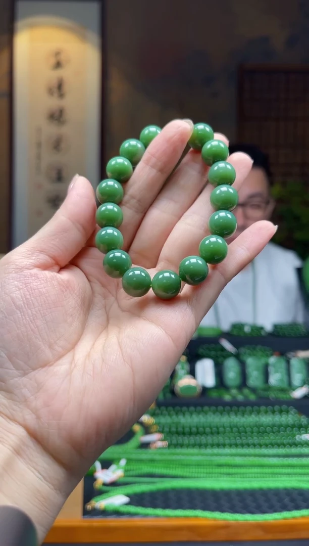 颈饰未镶嵌和田玉（碧玉）±12mm精品碧玉单圈手串多样性发一