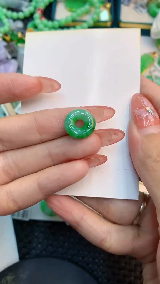 颈饰未镶嵌翡翠1