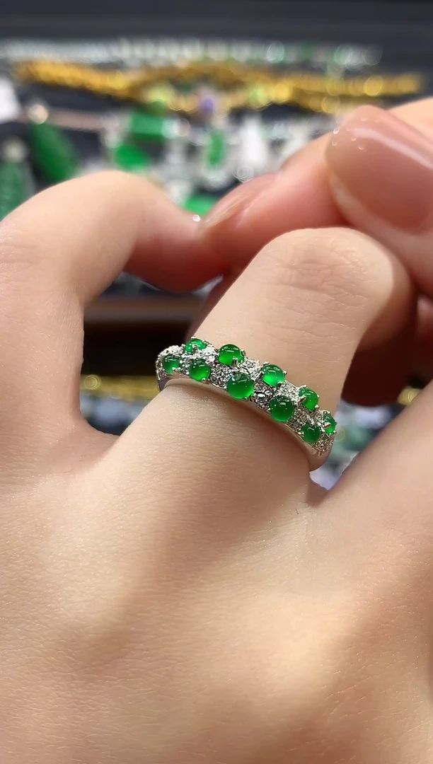 颈饰18K金镶嵌翡翠113戒指