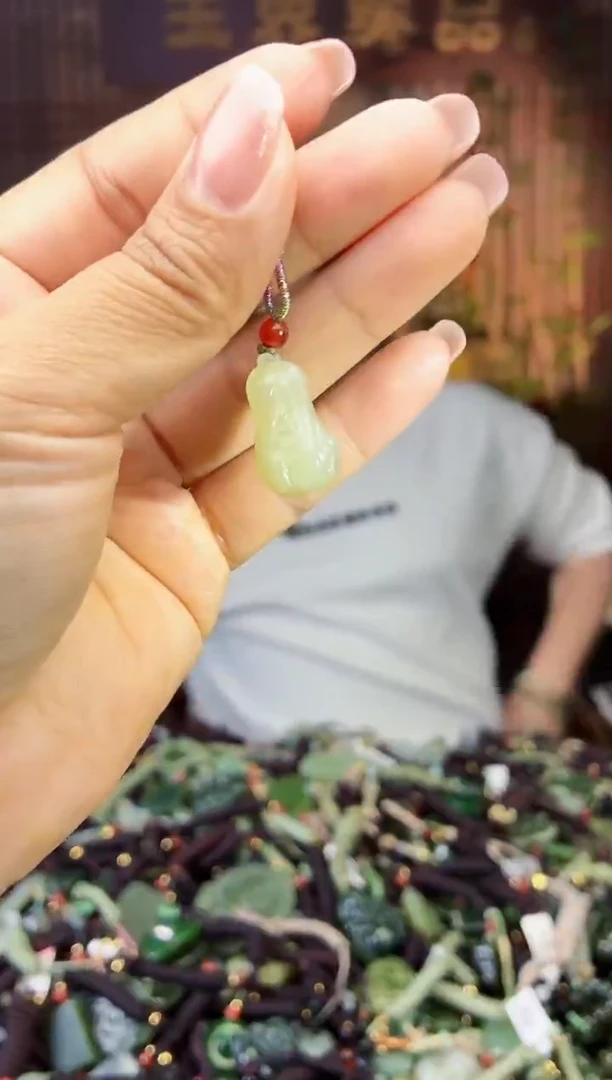 颈饰未镶嵌和田玉多样性发货拍一发一