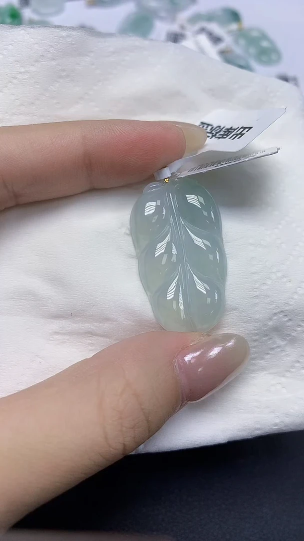 翡翠18K金镶嵌颈饰天然缅甸翡翠A货