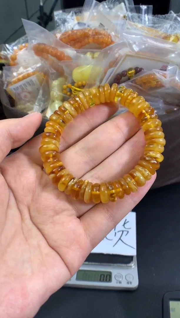 蜜蜡未镶嵌珠宝奇石31