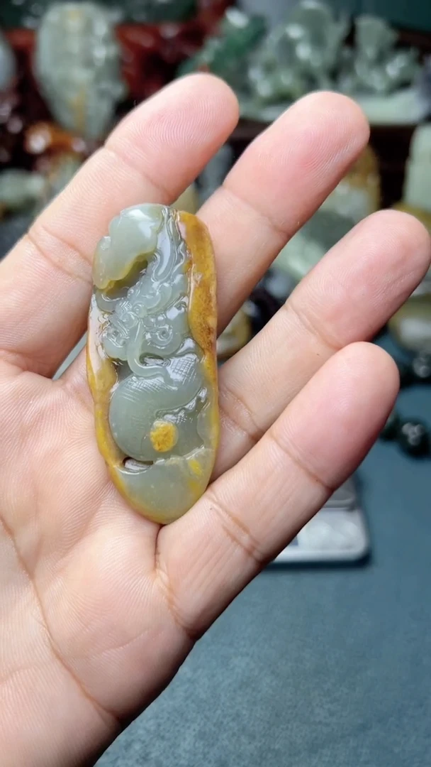 未镶嵌和田玉把件-