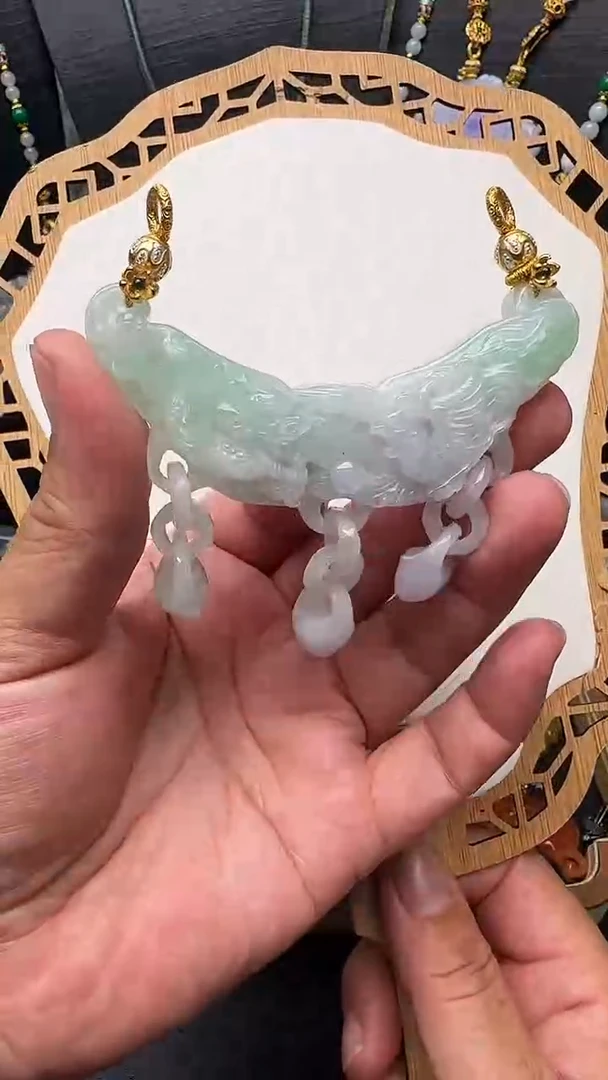 颈饰未镶嵌翡翠吊坠