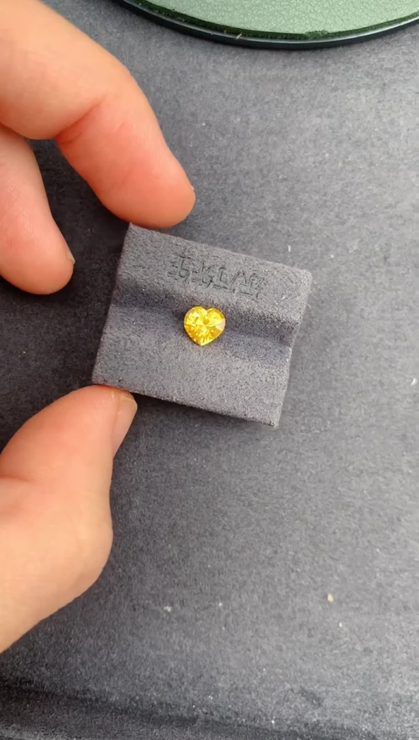 裸石彩色蓝宝石1.1ct黄蓝宝 DH  定制