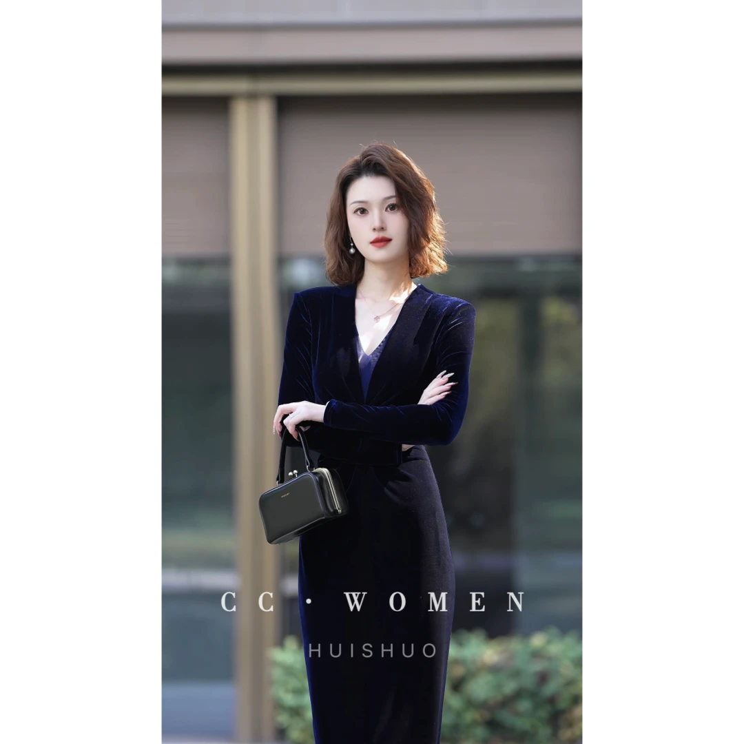 彩彩家【心动至上】原创设计气质高级蓝色修身显瘦知性优雅连衣裙