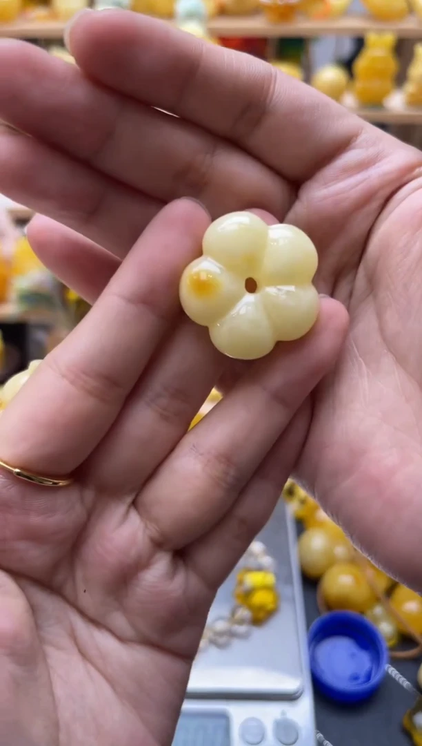 琥珀未镶嵌珠宝奇石100琥珀蜜蜡微瑕