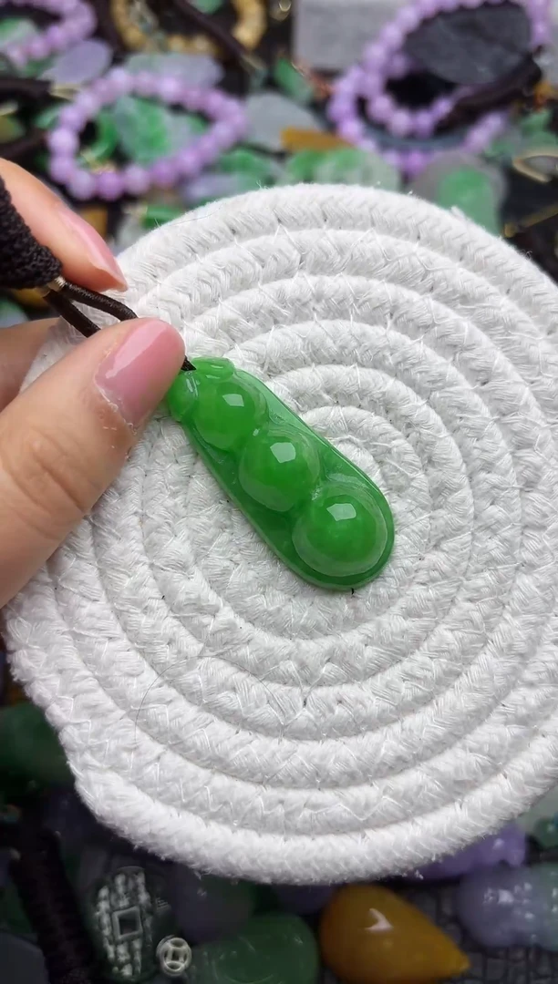 颈饰未镶嵌翡翠缅甸翡翠吊坠