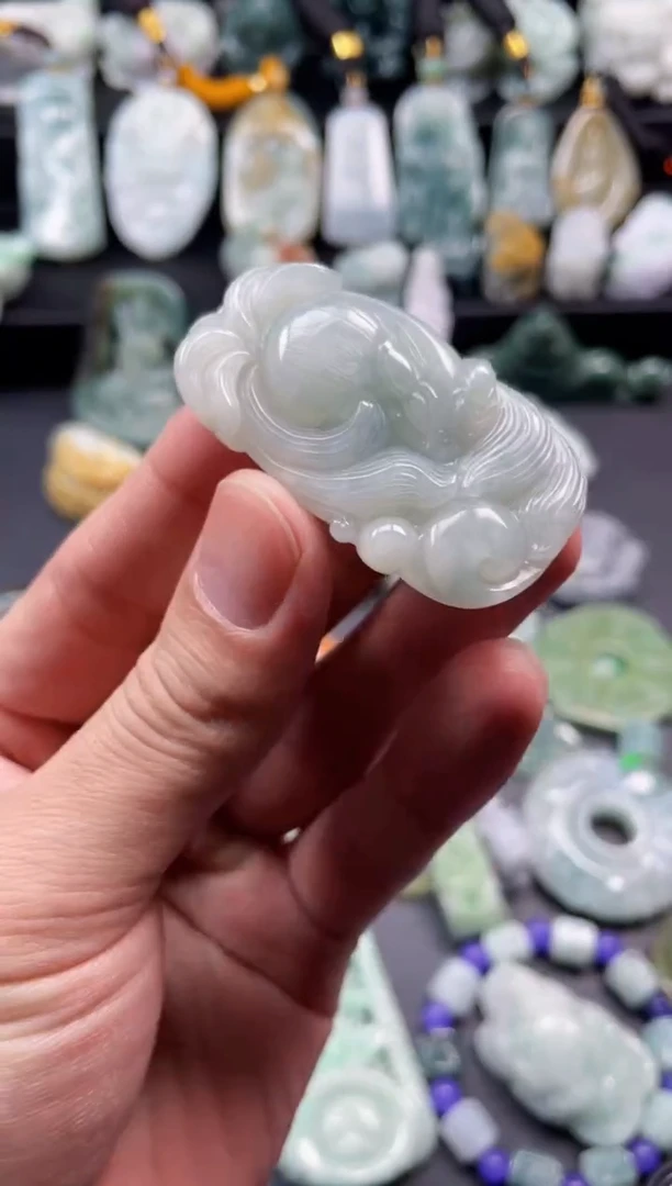 颈饰未镶嵌翡翠10  天然翡翠a货  九尾狐