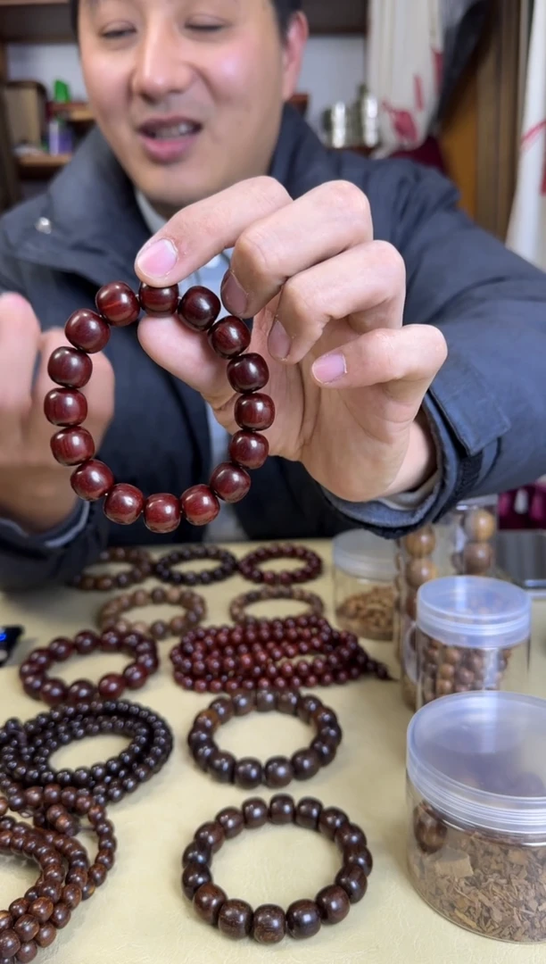 檀香紫檀（小叶紫檀）手串/手链檀香紫檀1.3*1.4泥料单圈