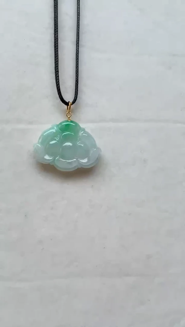 颈饰18K金镶嵌翡翠挂件