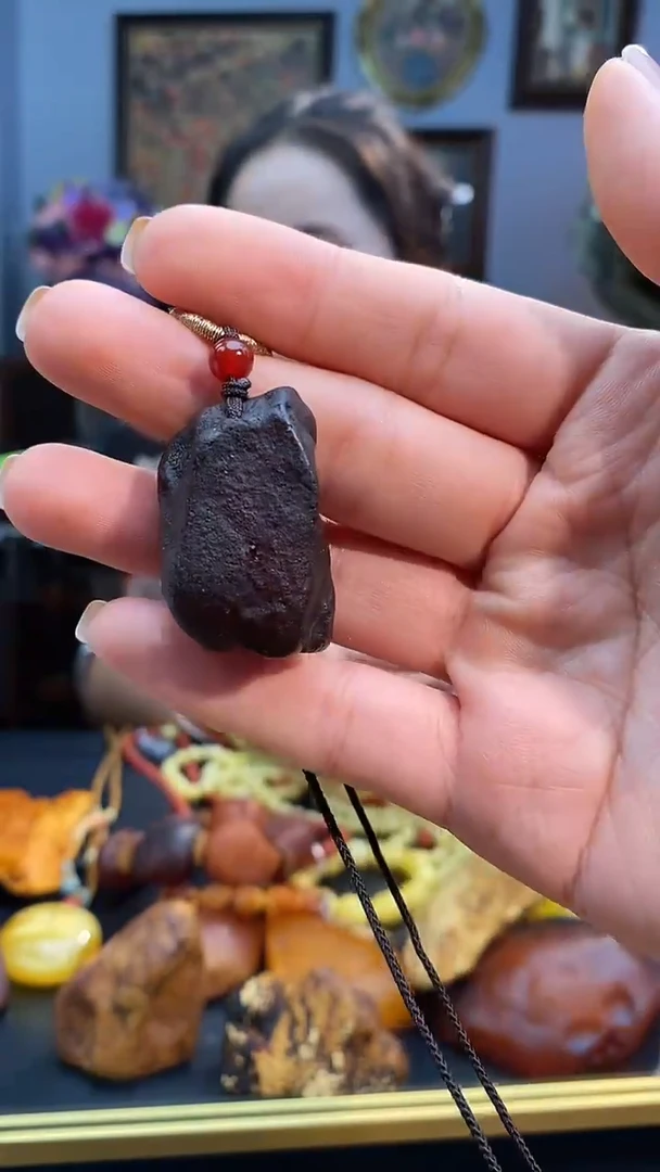 琥珀颈饰未镶嵌吊坠