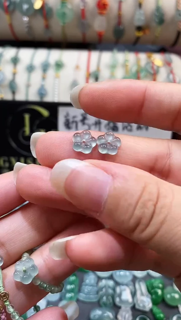 翡翠散珠小花一对