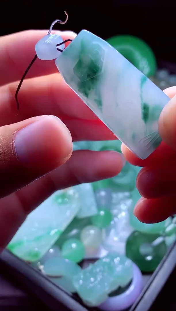 定制翡翠未镶嵌邓*#翡翠毛货定制