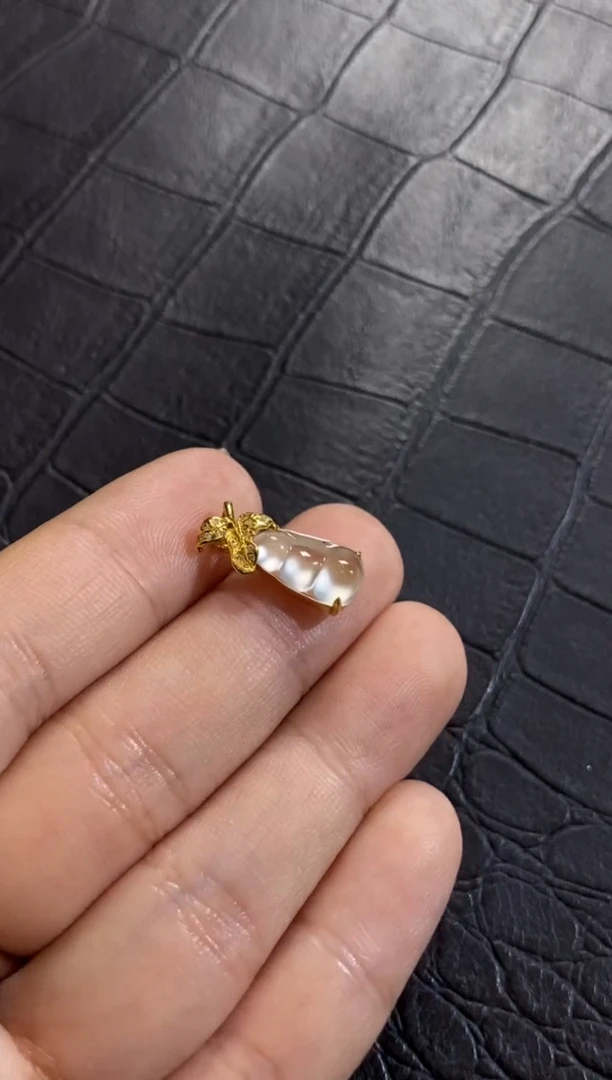翡翠18K金镶嵌颈饰收到货48小时鉴赏期（超时不退不换）