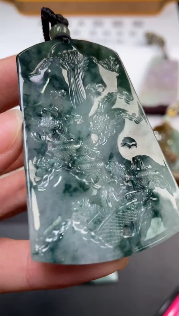 未镶嵌挂件翡翠370152  多人