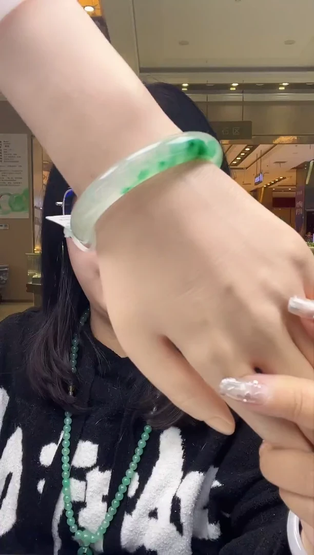 未镶嵌手镯石英质玉35