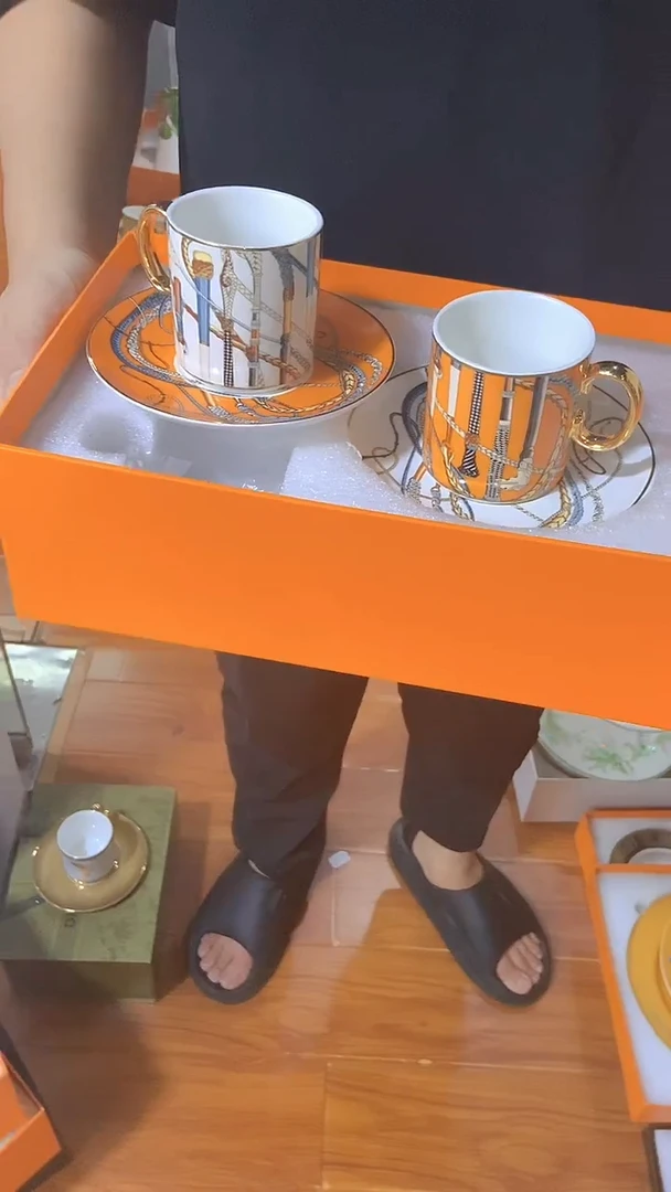 杯鸿辉家品牌瓷器，京东包邮！