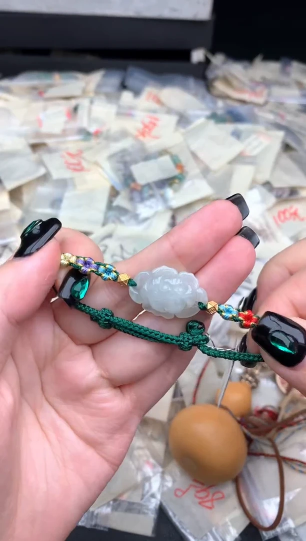 翡翠挂件未镶嵌一